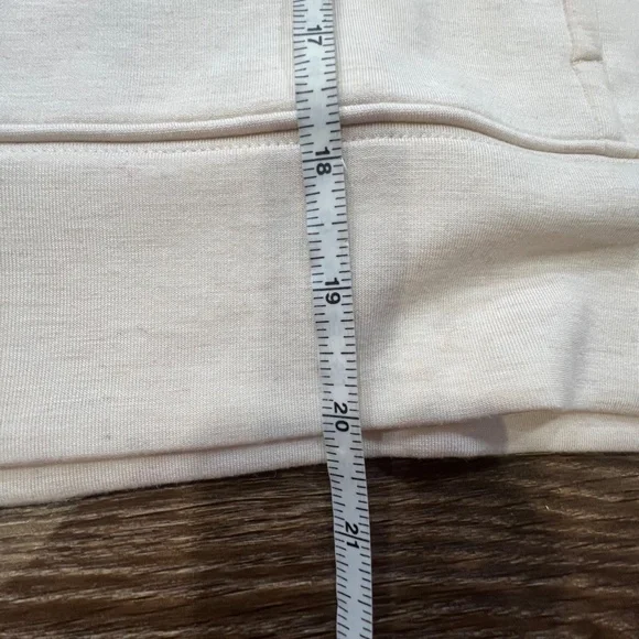 Travis Mathew Women's Skyloft Soft Half-Zip Sweatshirt, Sz Large, Cream, Golf - Picture 9 of 14